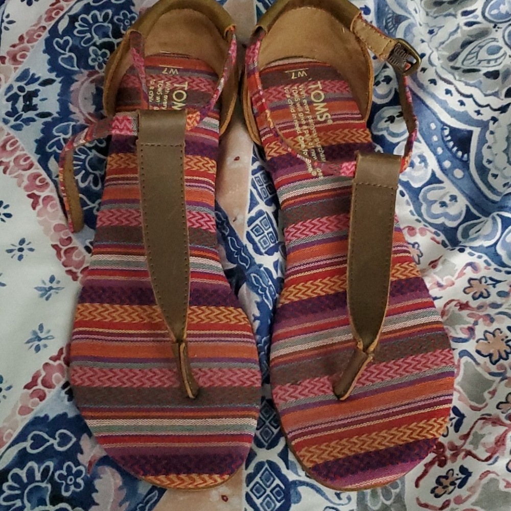 New Tom's thongs shoes 100 % leather